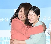 황석정-김지영, 서로 얼싸안은 '10호실 감방 동기' [포토엔HD]