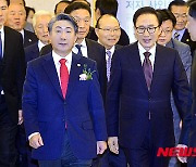 MB맨 이동관·김창경, 尹대통령 특보 위촉..용산에 6월 입주 예정