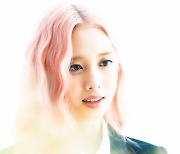 라잇썸 나영, 러블리한 핑크 헤어 [사진]