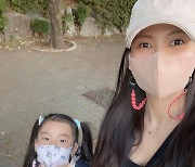 레이먼킴♥김지우 딸 루아, 엄마 빼닮은 늘씬 기럭지.."그만 커 제발"