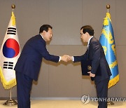 윤석열 대통령, 이창양 산업통상자원부 장관에 임명장 수여