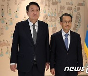 尹대통령, 김규현 국가정보원장 임명장 수여식