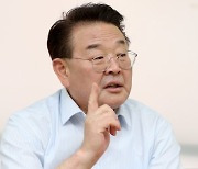 조전혁-박선영 서울시교육감 후보, 사퇴 요구 맞대응