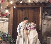 유키스 훈,♥황지선과 로맨틱 웨딩화보..'아이돌 부부'는 다르네
