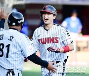 [포토] 박해민 '짜릿한 3점 홈런포'