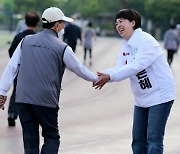 막판까지 선거 초박빙 구도에..김은혜, '실제 무박일정 인증' 나섰다