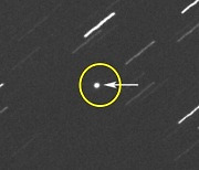 [우주를 보다] 직경 1.8km..지구 근접해 지나간 거대 소행성 포착 (영상)