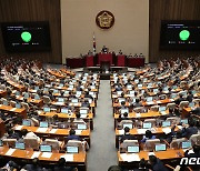 與 "尹 약속 소상공인 지원 '골든타임' 지켰다..신속집행해야"