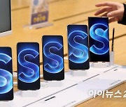 글로벌 스마트폰 4대 중 1대 '갤럭시'..中 봉쇄 덕에 5년만에 점유율 '최대'