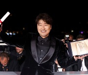 Song Kang-ho wins Best Actor Award at Cannes for his role in 'Broker'