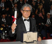 Park Chan-wook wins Best Director for 'Decision to Leave' at Cannes