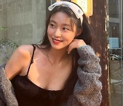 설현, 과감 노출로 섹시미↑.. 볼 때마다 예뻐져[리포트:컷]