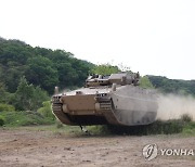 미래형 보병전투장갑차 '레드백' 육군 기동 시연