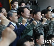 윤 대통령, 국방부·합참 청사 초도 방문
