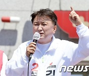 "대역전극 시작돼" vs "여론조사 압도적"..충북지사 여야 후보들 '신경전'
