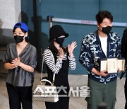 '칸 트로피' 들고 귀국한 '브로커' 송강호→이지은 "韓영화팬 감사하다"[종합]