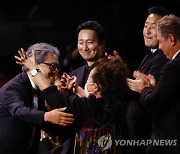 CJ ENM·이미경 부회장, 칸 영화제 성공신화 만든 '조력자들'