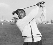 1961년  흑인선수 최초로 PGA 출전.. 1967년 첫 승