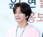 '4시엔' 윤도현 "11년 만에 라디오 DJ 복귀, 동갑내기 국장도 축하 多"