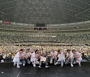 NCT 127 일본 도쿄돔 공연서 이틀간 10만명 환호..전석 매진