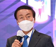 [포토]박동석 아이뉴스24 사장, 'ICTF 2022' 시작합니다!