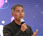 [포토]'ICTF 2022' 기조연설하는 장현국 위메이드 대표