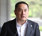 진중권, 이준석 출국금지 신청한 강용석에 "말도 안 되는 소리"