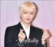 강다니엘, 첫 정규앨범 '더 스토리' 초동 31만 돌파