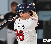 '홈 타율 .156' 고개 숙였던 2m 거인, '성담장' 화끈하게 넘겼다 [오!쎈 부산]