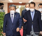 국무회의 참석하는 권영세·이종섭 장관