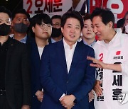 대화하는 오세훈 후보와 이준석 대표