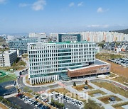 [마켓인]"한국엔 볼 게 없다"..인프라·부동산 투자 줄이는 국민연금