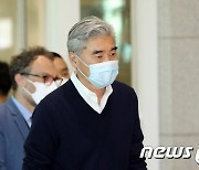 성김, 방한..한미일 3국, 北미사일·코로나19 논의