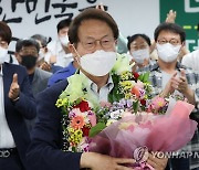 전국 교육감 진보·보수 각 7곳 유력..부산·인천·경남 경합