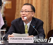'한미일 북핵수석대표 협의' 발언하는 일본측 수석대표