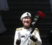 의장 연습하는 여군, 전쟁기념관 국군 군악·의장 행사 재개
