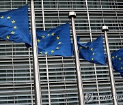 EU, 러 원유 수입 부분 금지..'푸틴 연인' 카바예바 제재