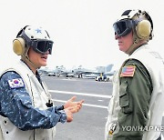 한국 해군, 미 항모강습단과 연합훈련 실시
