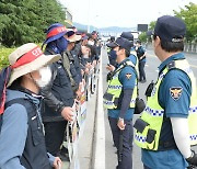 [초점] 화물연대 공격 타깃된 車..반도체 대란 이어 부품 쇼크 위기