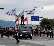 화물연대 파업 일주일..안전운임제 지지 확산·항만 포화 눈앞