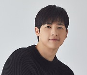 신우, 신입 공무원으로 변신 [공식]