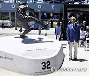 Dodgers Koufax Statue Baseball