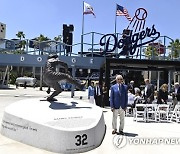 Dodgers Koufax Statue Baseball