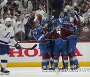 Stanley Cup Lightning Avalanche Hockey