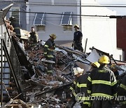 Philadelphia Firefighters Trapped