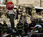 Philadelphia Firefighters Trapped