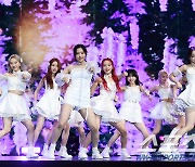 [포토] 이달의 소녀 '파워풀한 퍼포먼스'