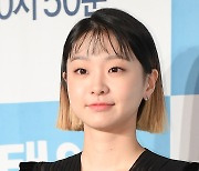 김다미, UAA에 새 둥지 트나.."전속계약 논의 중"