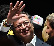 콜롬비아 사상 첫 좌파 대통령 탄생.. "핑크 타이드 몰아친다"