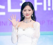 [포토] 이달의 소녀 현진, '우아한 손인사'